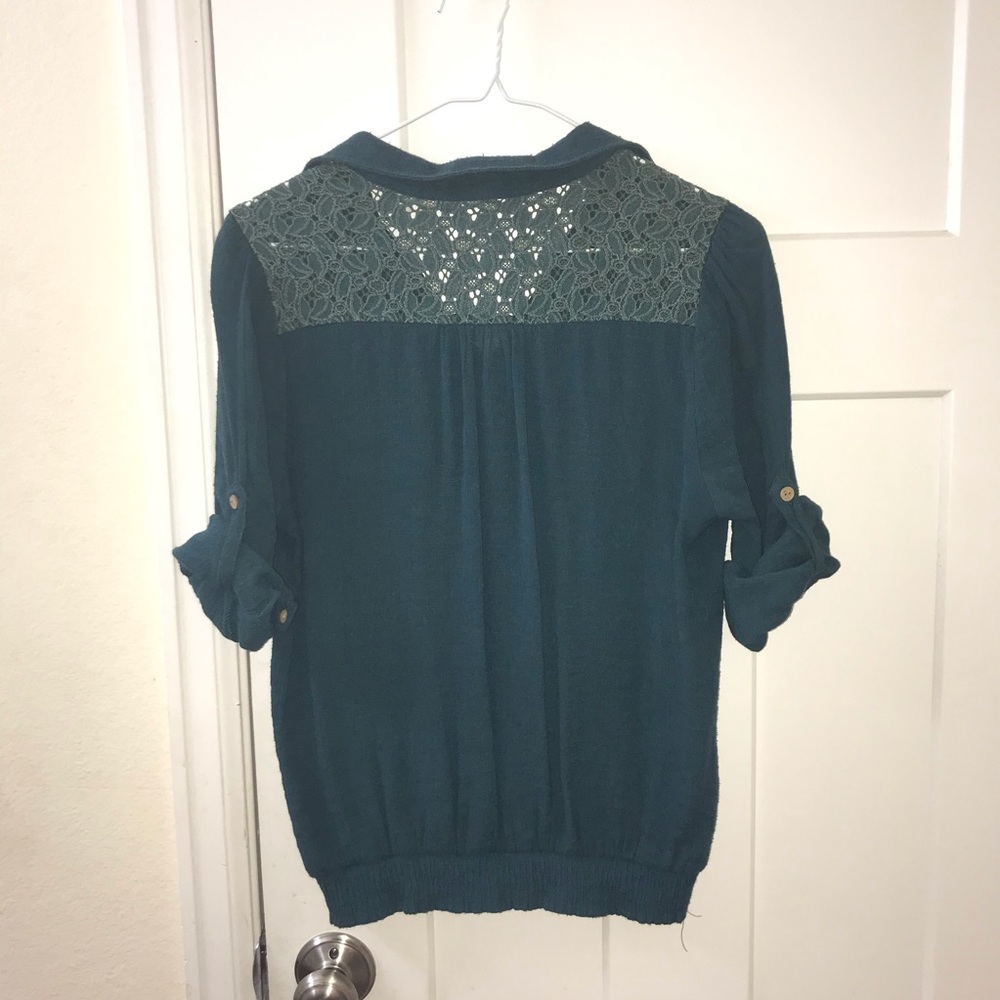 Green top - Picture 2 of 2